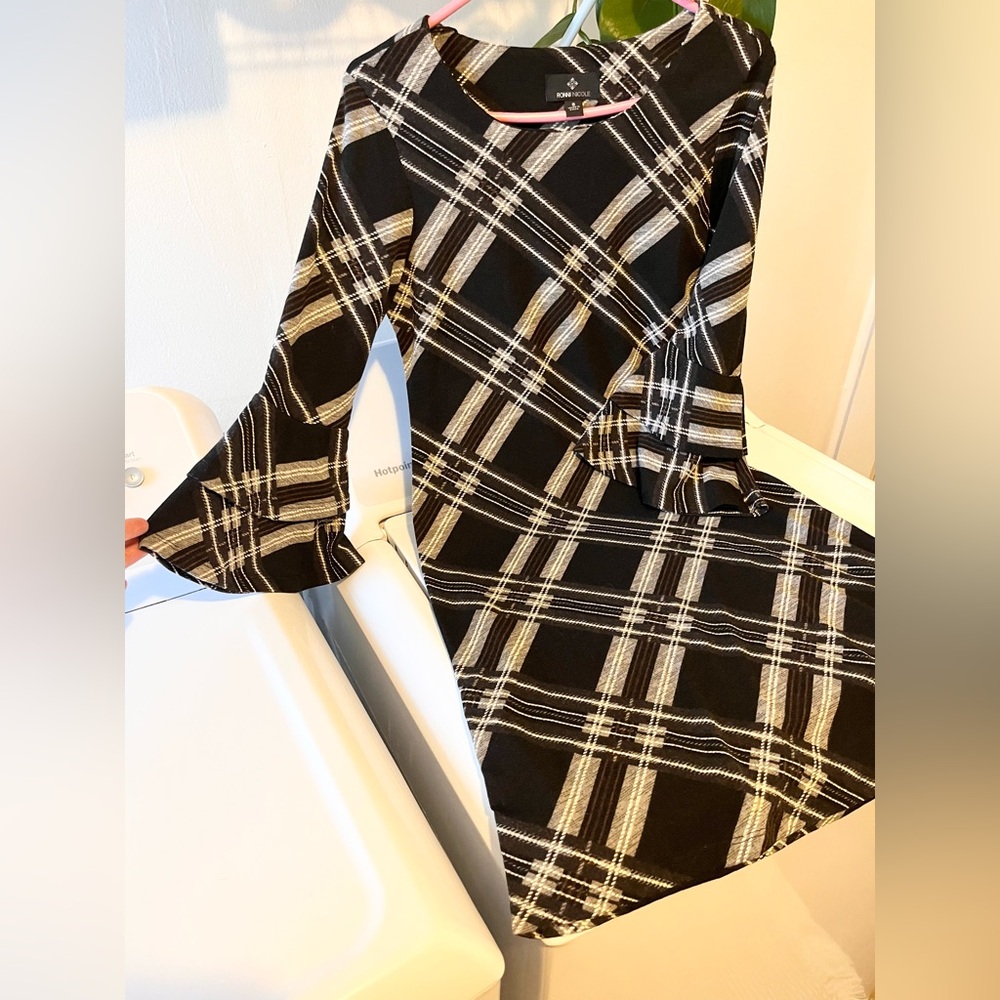 Ronnie Nicole mini dress